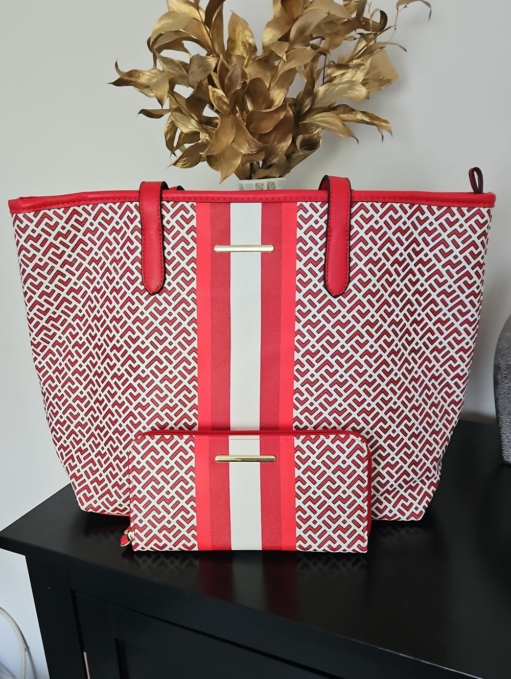 Tote w/ Matching Zip Around Wallet, Red/White, NWOT, (17x11.5x5 tote, 8x4 wallet
